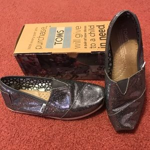 Dark Gray Sparkly Toms